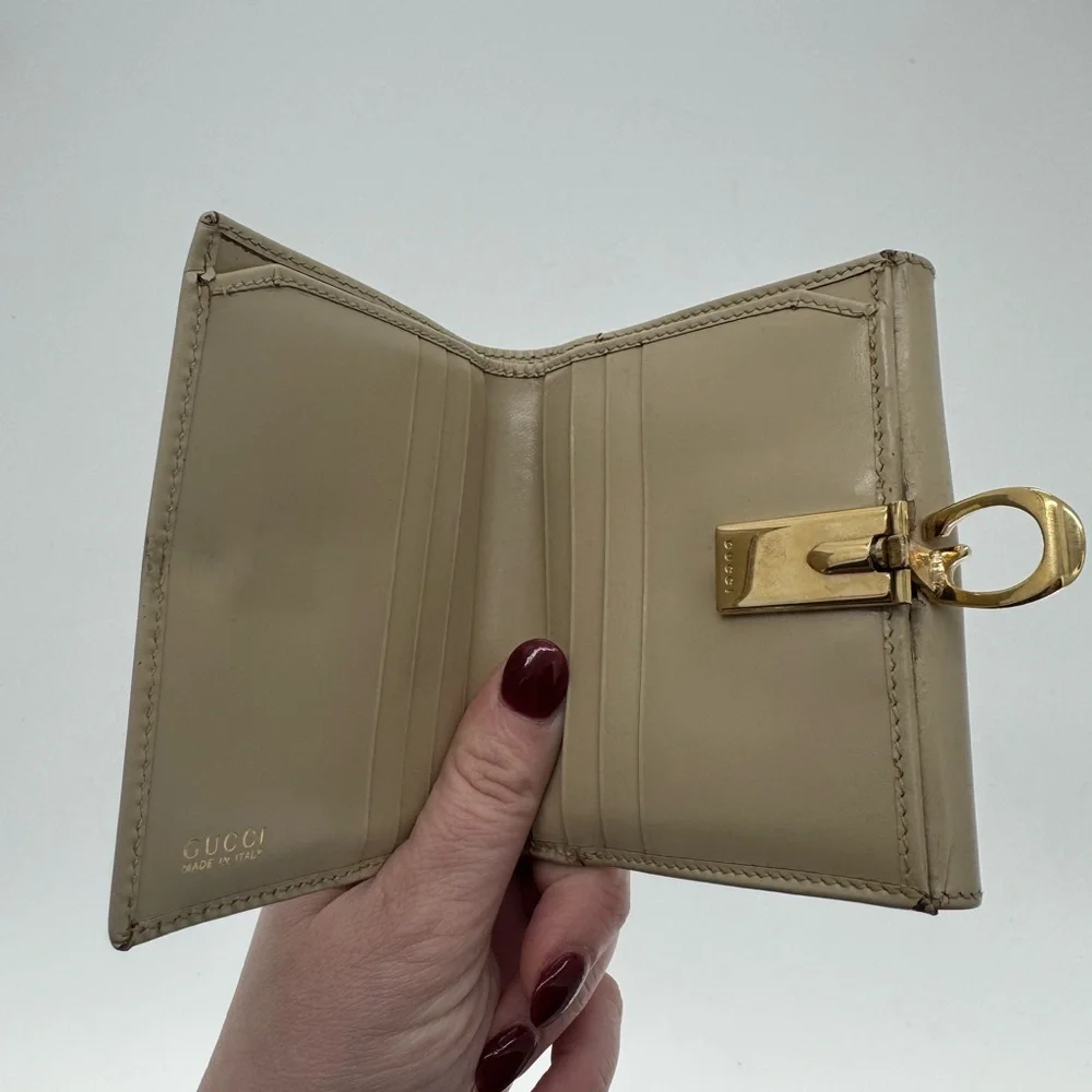 Gucci Vintage Beige Leather Wallet with Gold Horsebit Hardware - Picture 3 of 8